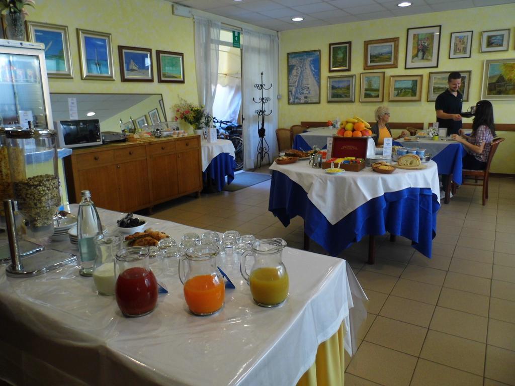 וירג'יו Hotel Ely מראה חיצוני תמונה