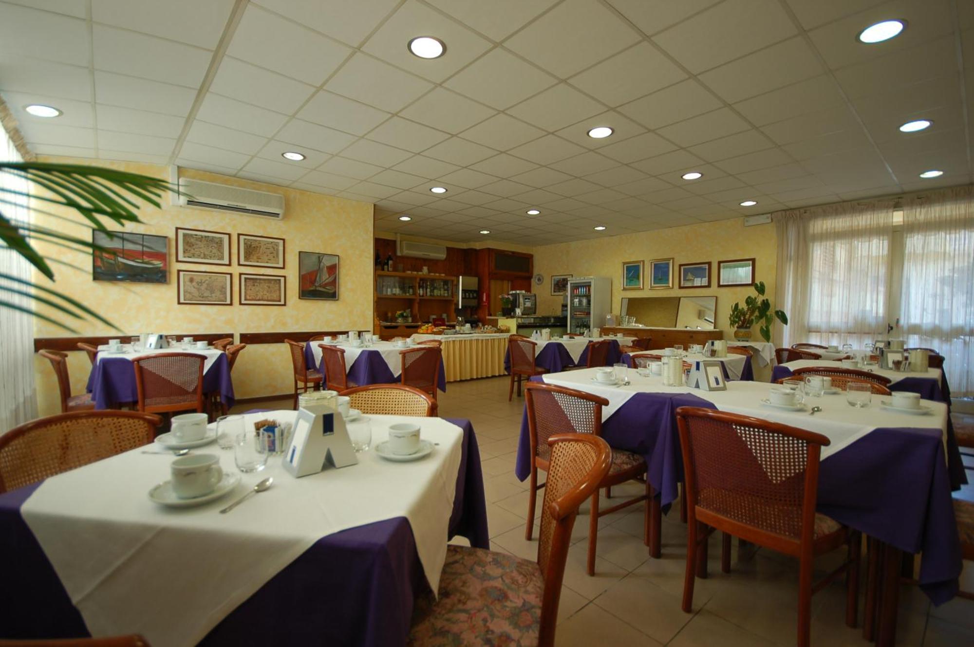 וירג'יו Hotel Ely מראה חיצוני תמונה
