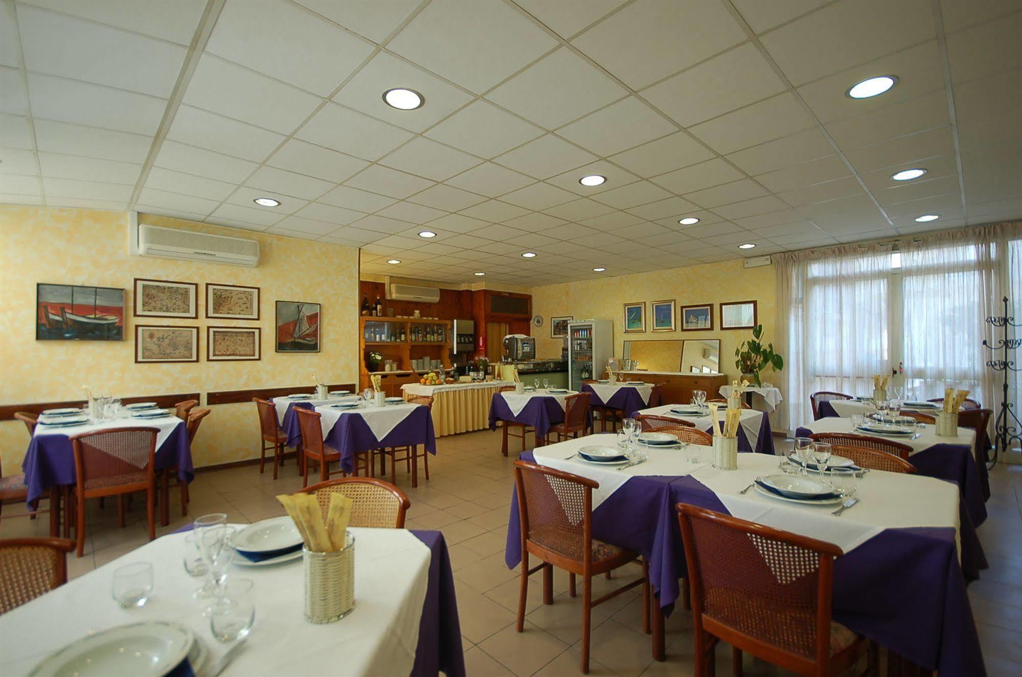 וירג'יו Hotel Ely מראה חיצוני תמונה