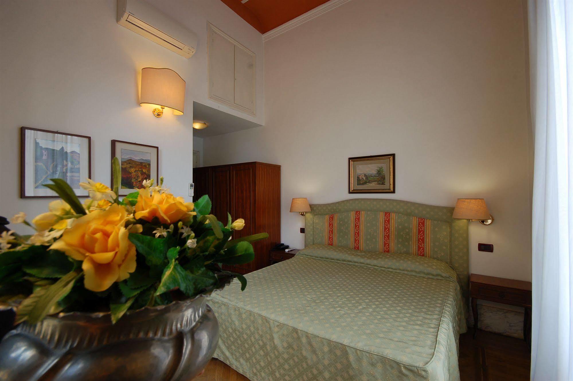 וירג'יו Hotel Ely מראה חיצוני תמונה